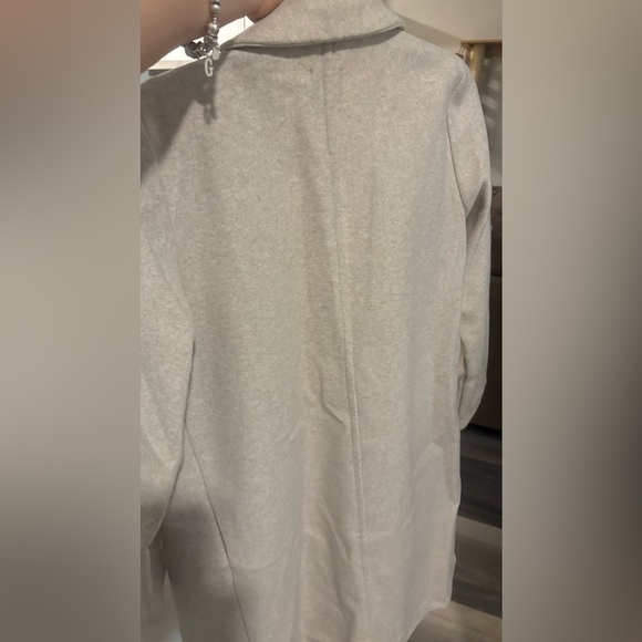 Zara coat 10/10 - Picture 2 of 3